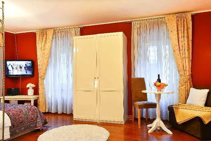 Villa Olivia Σπλιτ 4*,